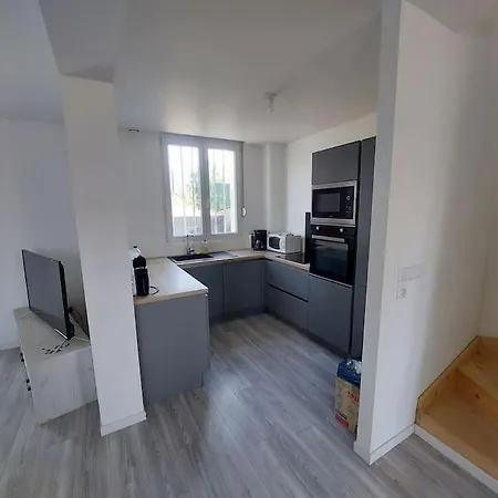 Maison Calme Proche De La Cite Des Loisirs